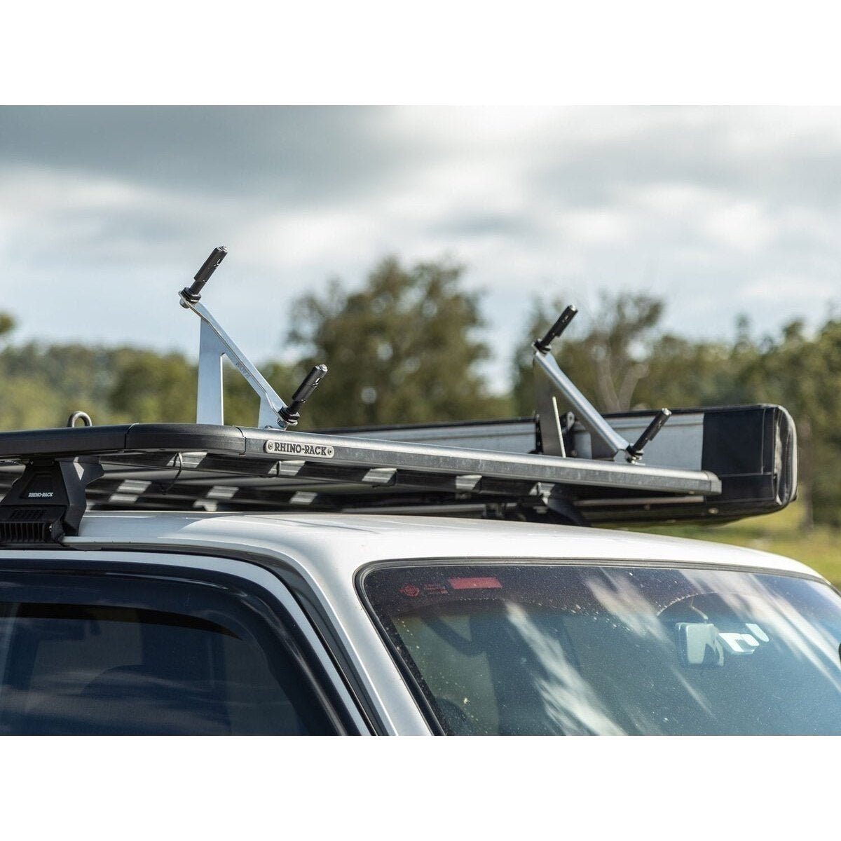 Angled Wind Deflector Maxtrax Mounts Rhino-Rack – AMD Touring